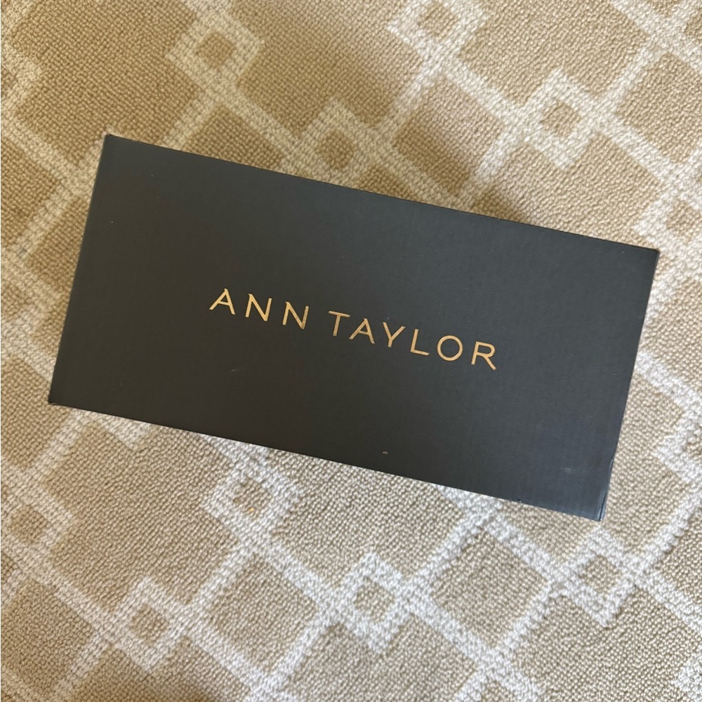 NWT Ann Taylor Suede Heels Square Toe Slingback Sandals Holiday Shoes Plum 8.5 - Picture 10 of 12